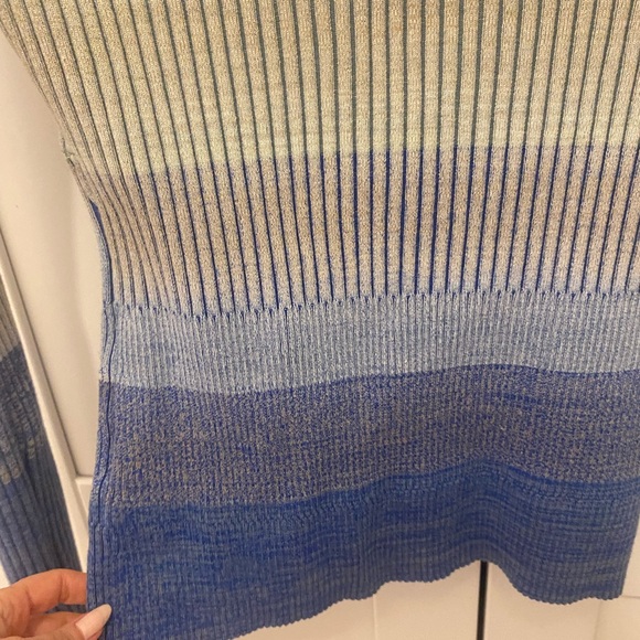 Jonathon Simkhai small like new blue gradient cut out sweater - Picture 5 of 6